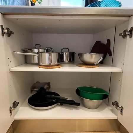 103 - Beachside Renovated 1br W Private Garden