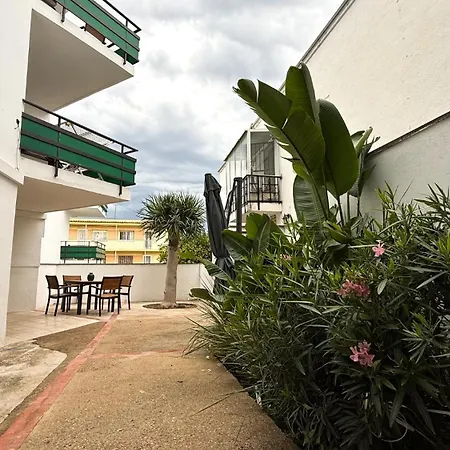 Apartamento 103 - Beachside Renovated 1br W Private Garden *