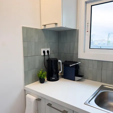 103 - Beachside Renovated 1br W Private Garden * Cambrils