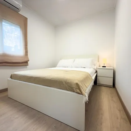 103 - Beachside Renovated 1br W Private Garden